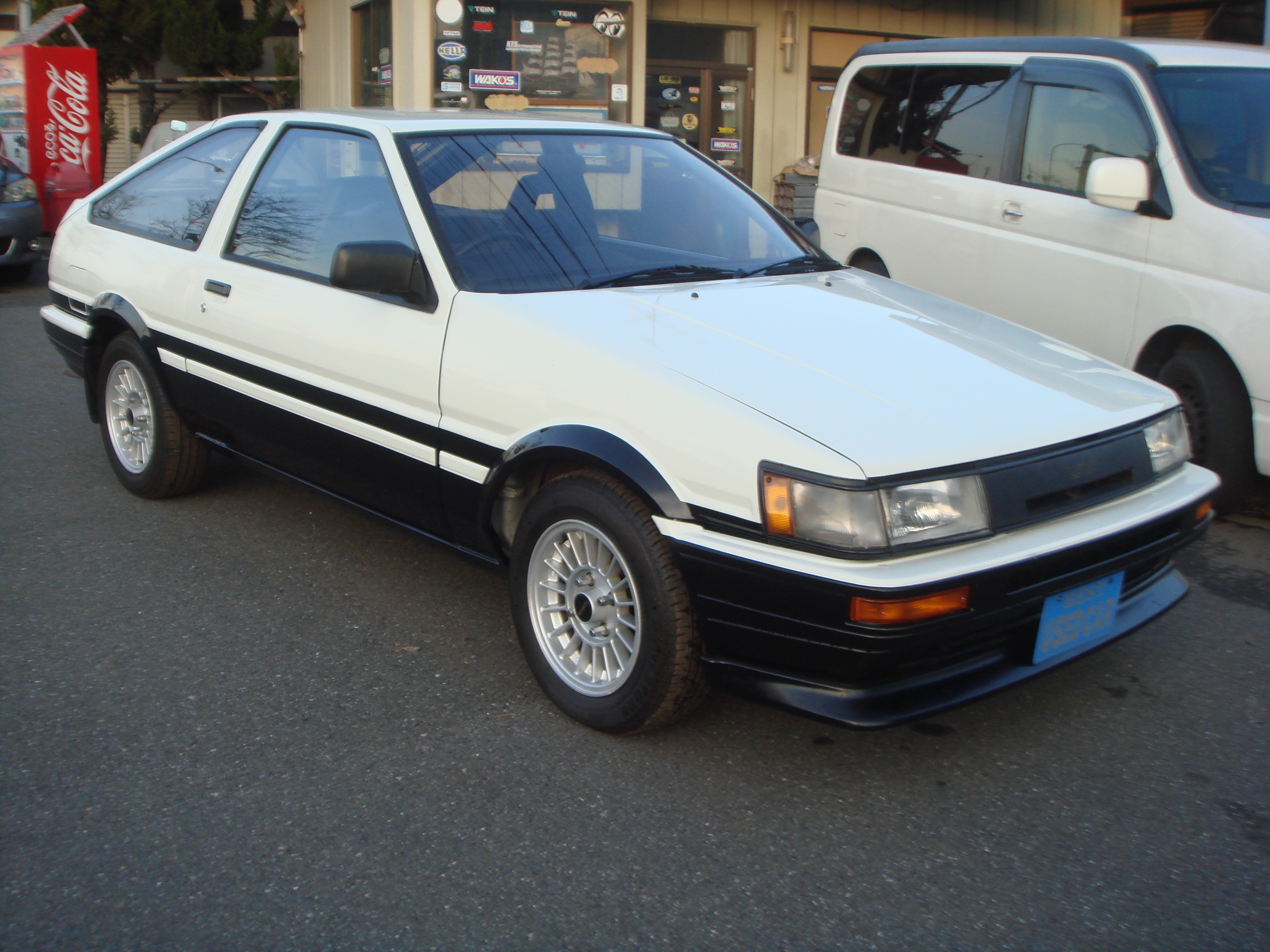 1985 YEAR TOYOTA LEVIN COUPE AE86 GT-APEX TWIN CAM